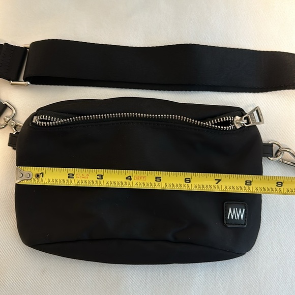 NWOT RARE Most Wanted USA Convertible Belt Bag in Black OS - Picture 4 of 14